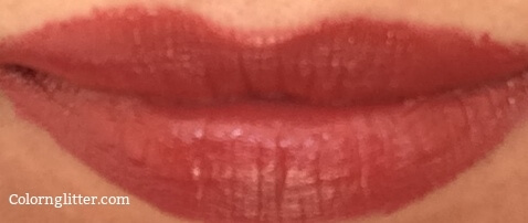 Lip Swatch Clarins Joli Rouge Cedar Red #700 (picture taken outdoor)
