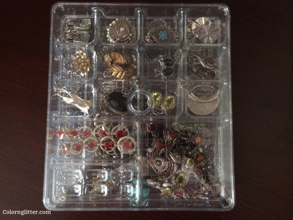 This is how the Stacking Jewelry Oranizer looks with the closed lid