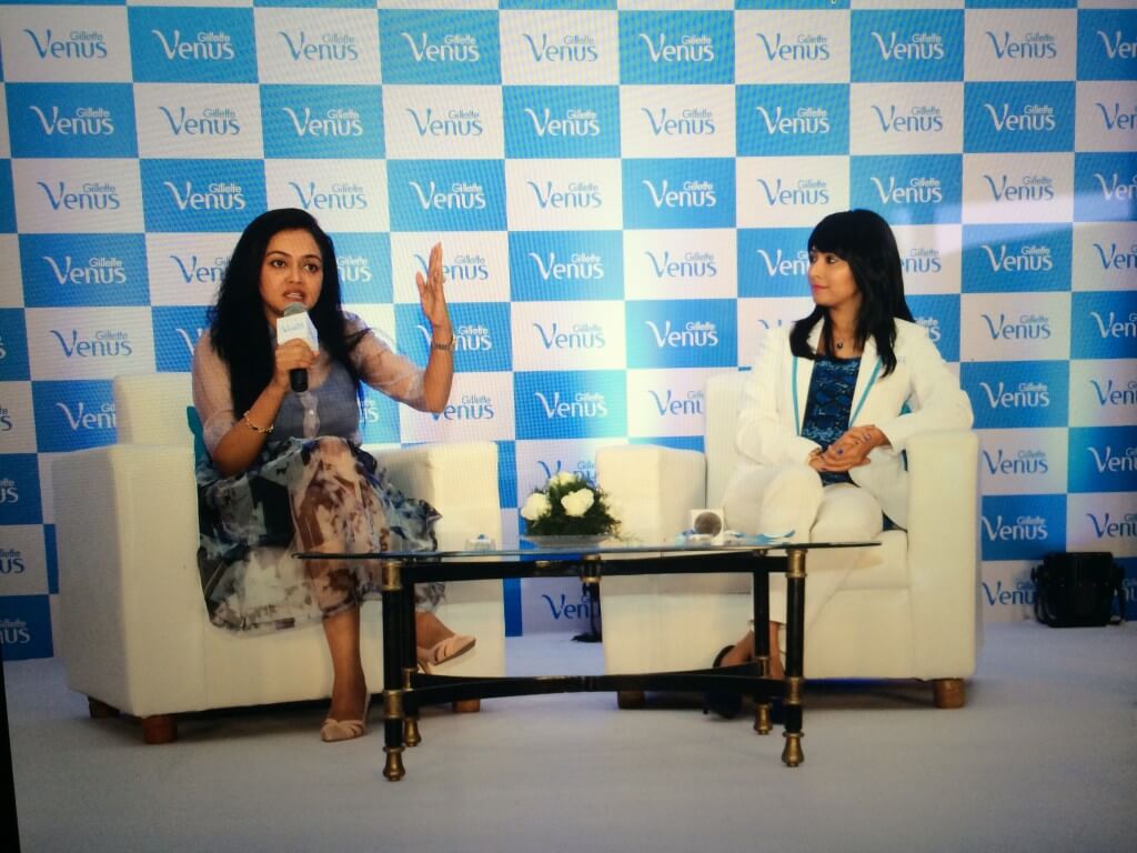 Dr Rashmi Shetty and Radhika Pandit answering questions for bloggers and the press